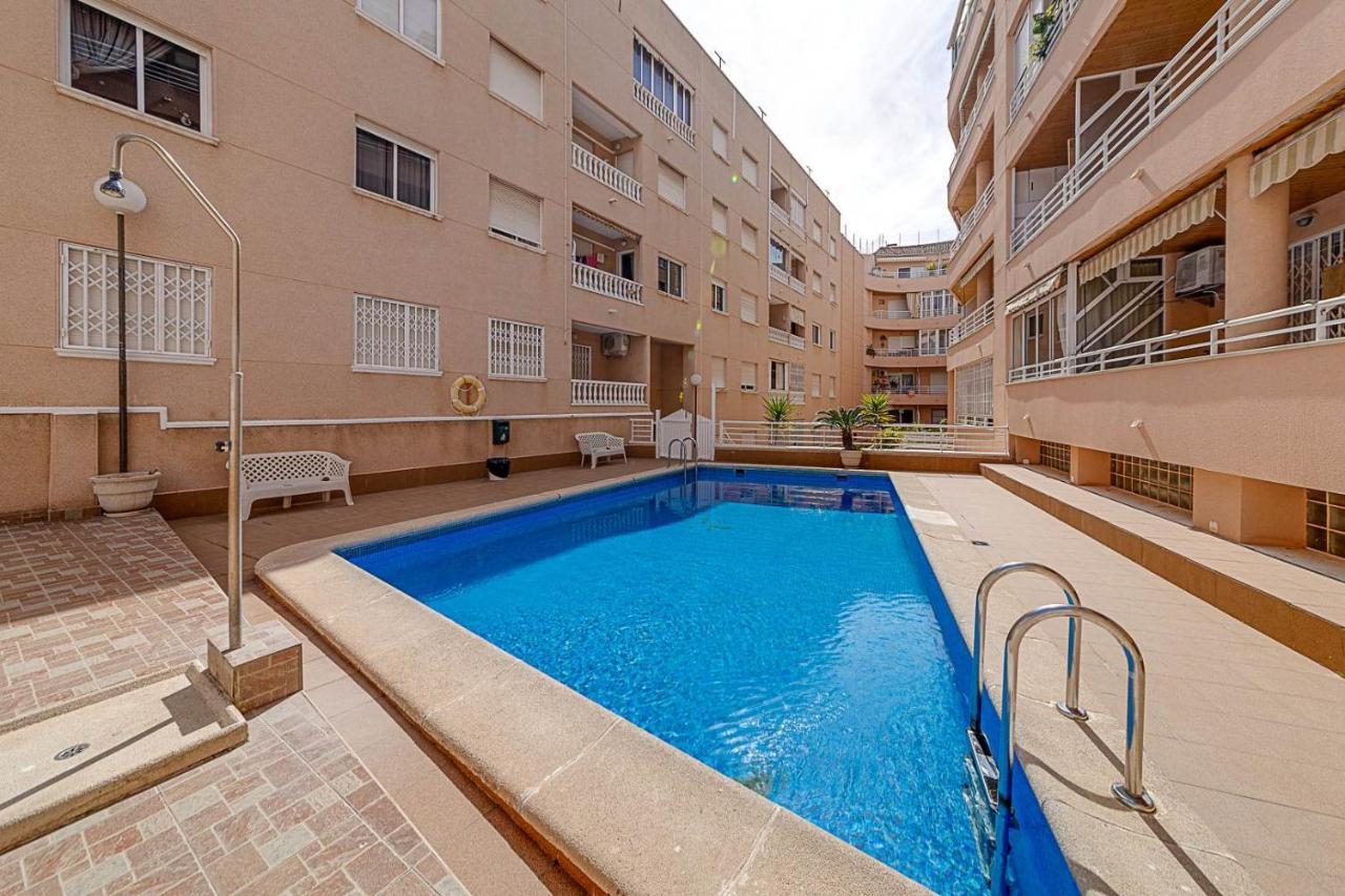 Cozy Appartment Torrevieja At Irina Екстер'єр фото
