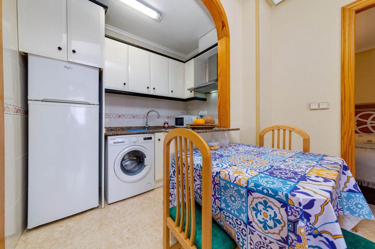 Cozy Appartment Torrevieja At Irina Екстер'єр фото