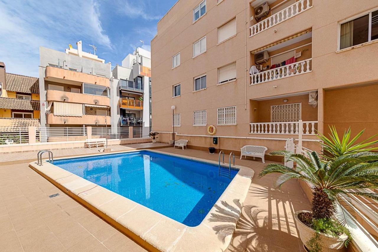 Cozy Appartment Torrevieja At Irina Екстер'єр фото